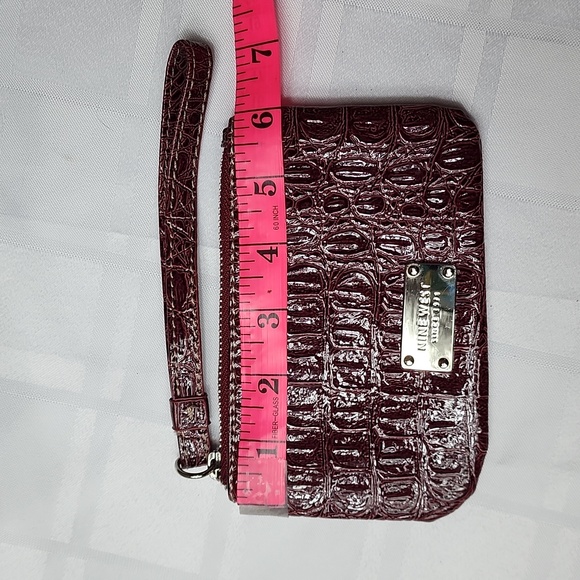 Nine West Vintage Women's Burgundy Faux Croc Wristlet - Picture 6 of 10